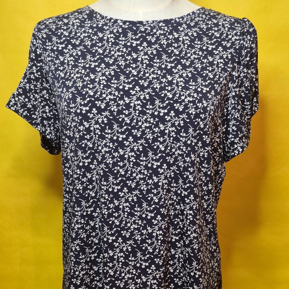 Black and White Floral Women's Blouse